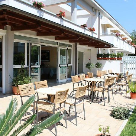 Hotel Mare Azzurro Terracina Ngoại thất bức ảnh