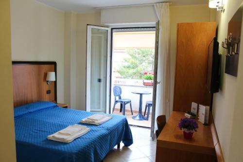 Hotel Mare Azzurro Terracina Ngoại thất bức ảnh