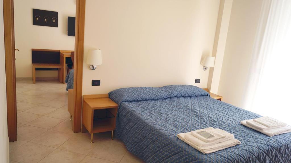 Hotel Mare Azzurro Terracina Ngoại thất bức ảnh