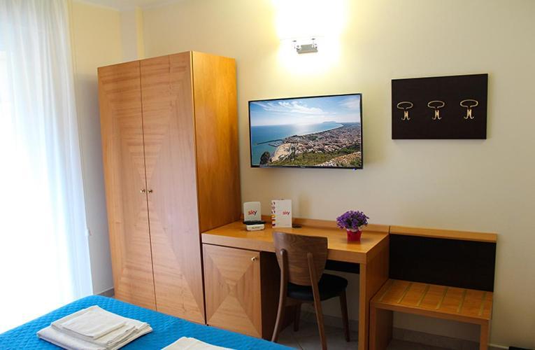 Hotel Mare Azzurro Terracina Ngoại thất bức ảnh