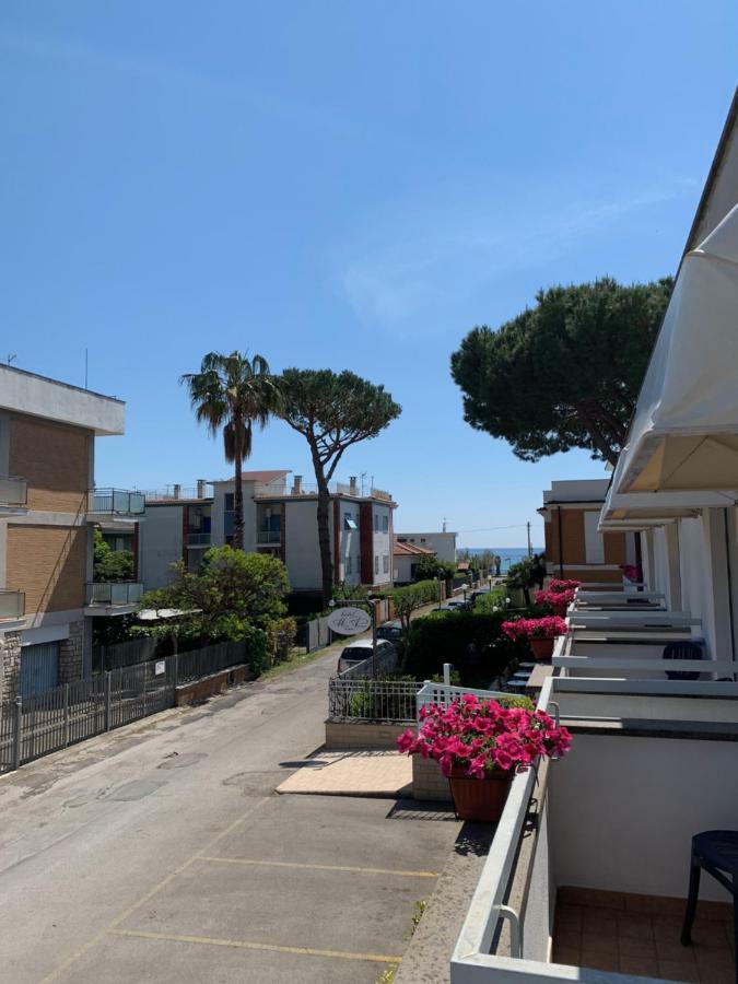 Hotel Mare Azzurro Terracina Ngoại thất bức ảnh